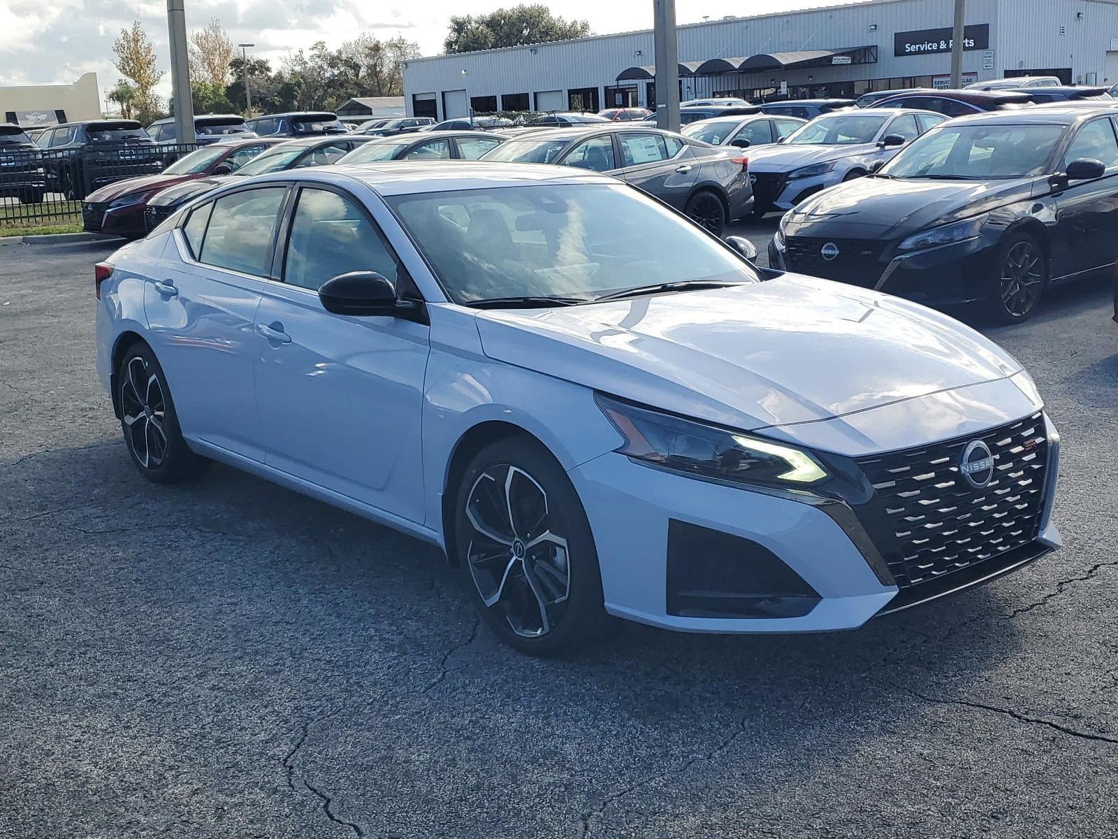 2025 Nissan Altima SR FWD