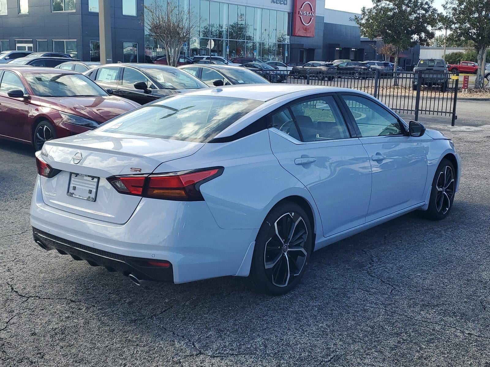 2025 Nissan Altima SR FWD