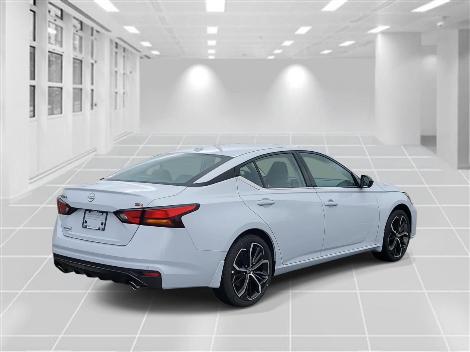 2025 Nissan Altima SR FWD