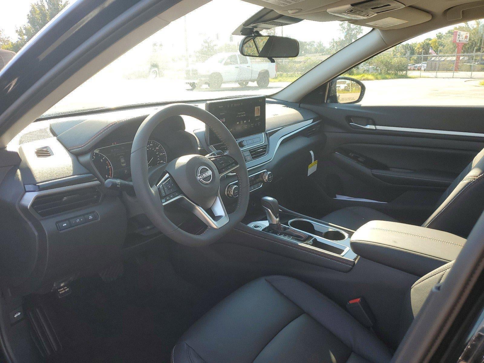 2025 Nissan Altima SR FWD