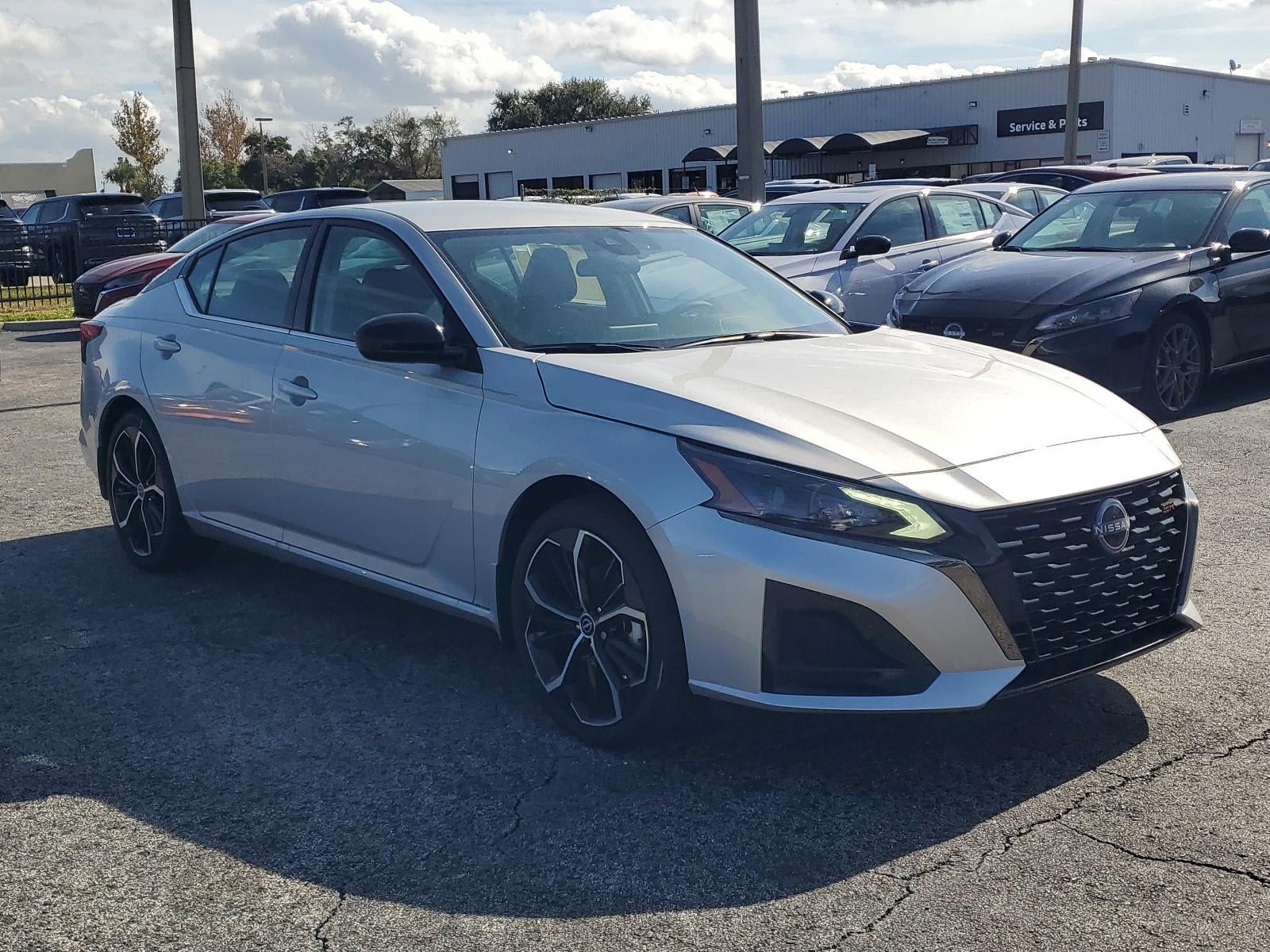 2025 Nissan Altima SR FWD