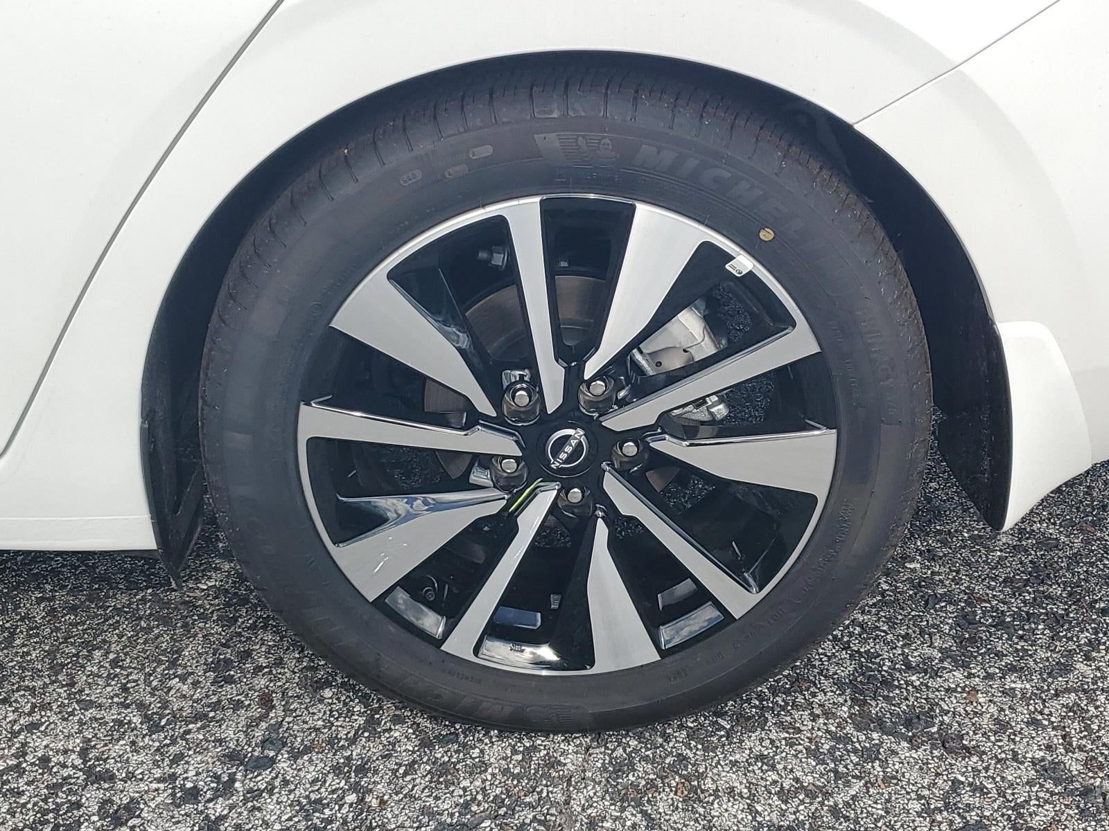 2025 Nissan Sentra SV CVT