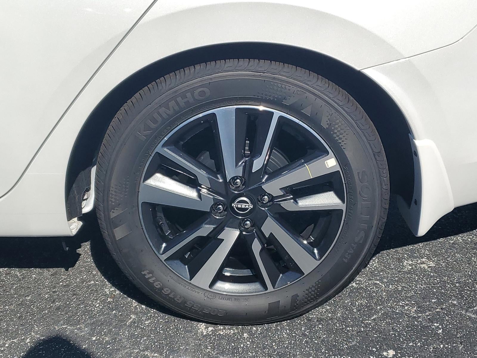 2025 Nissan Versa SV CVT