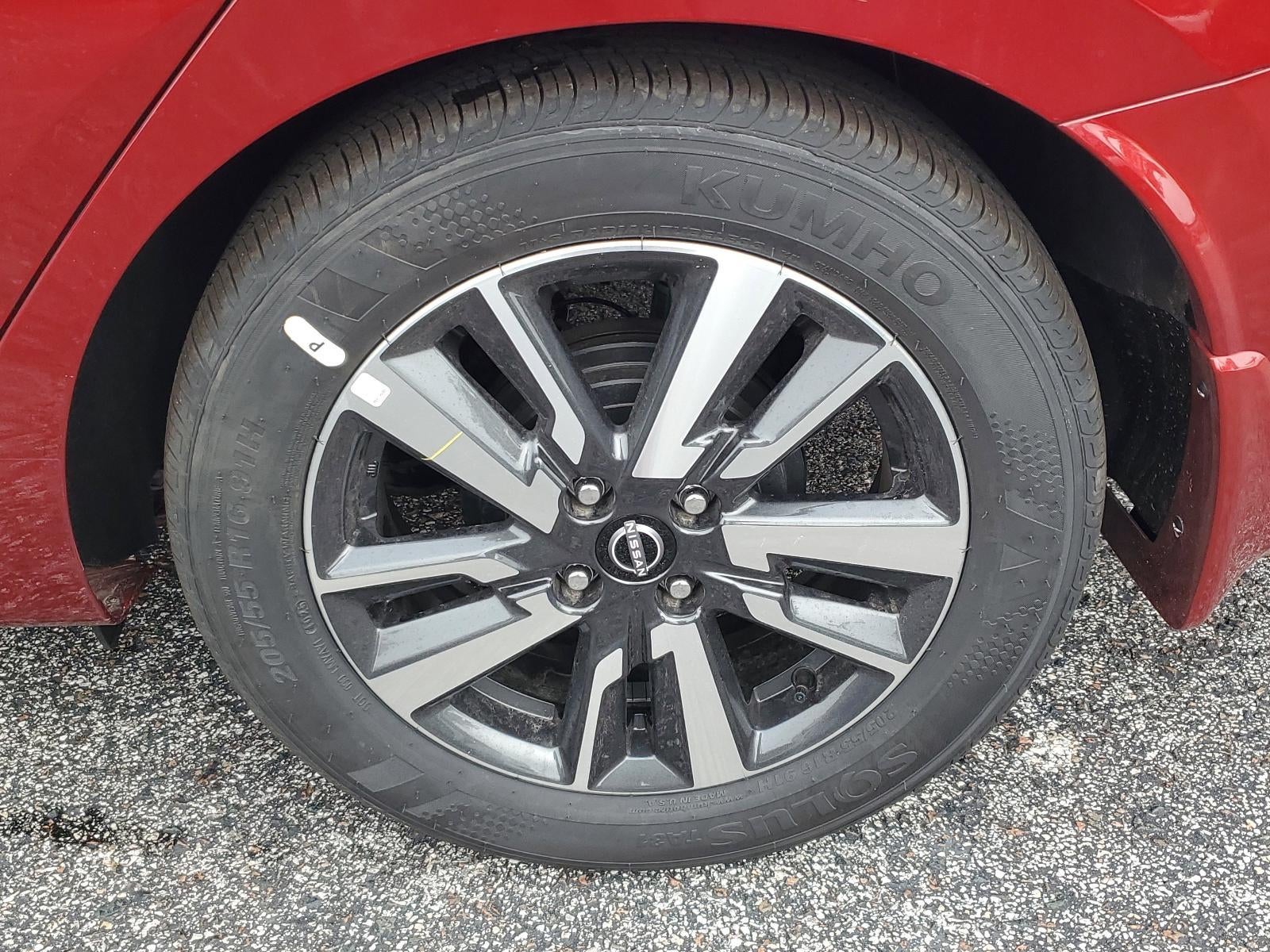 2025 Nissan Versa SV CVT