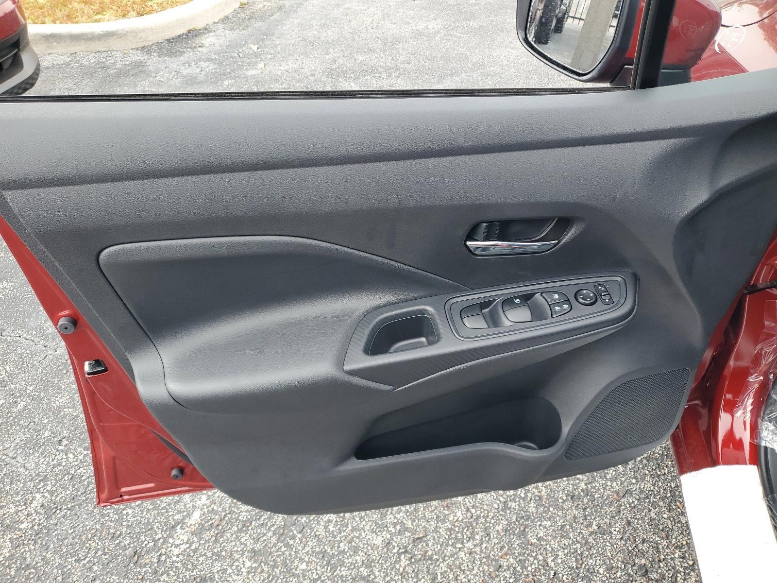 2025 Nissan Versa SV CVT