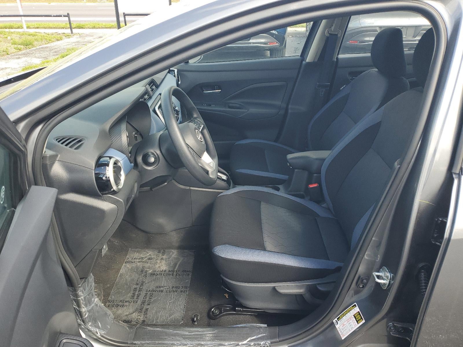 2025 Nissan Versa SV CVT