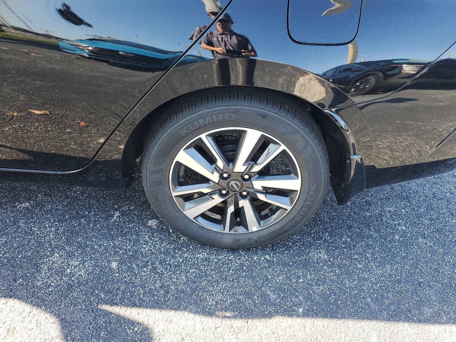 2025 Nissan Versa SV CVT