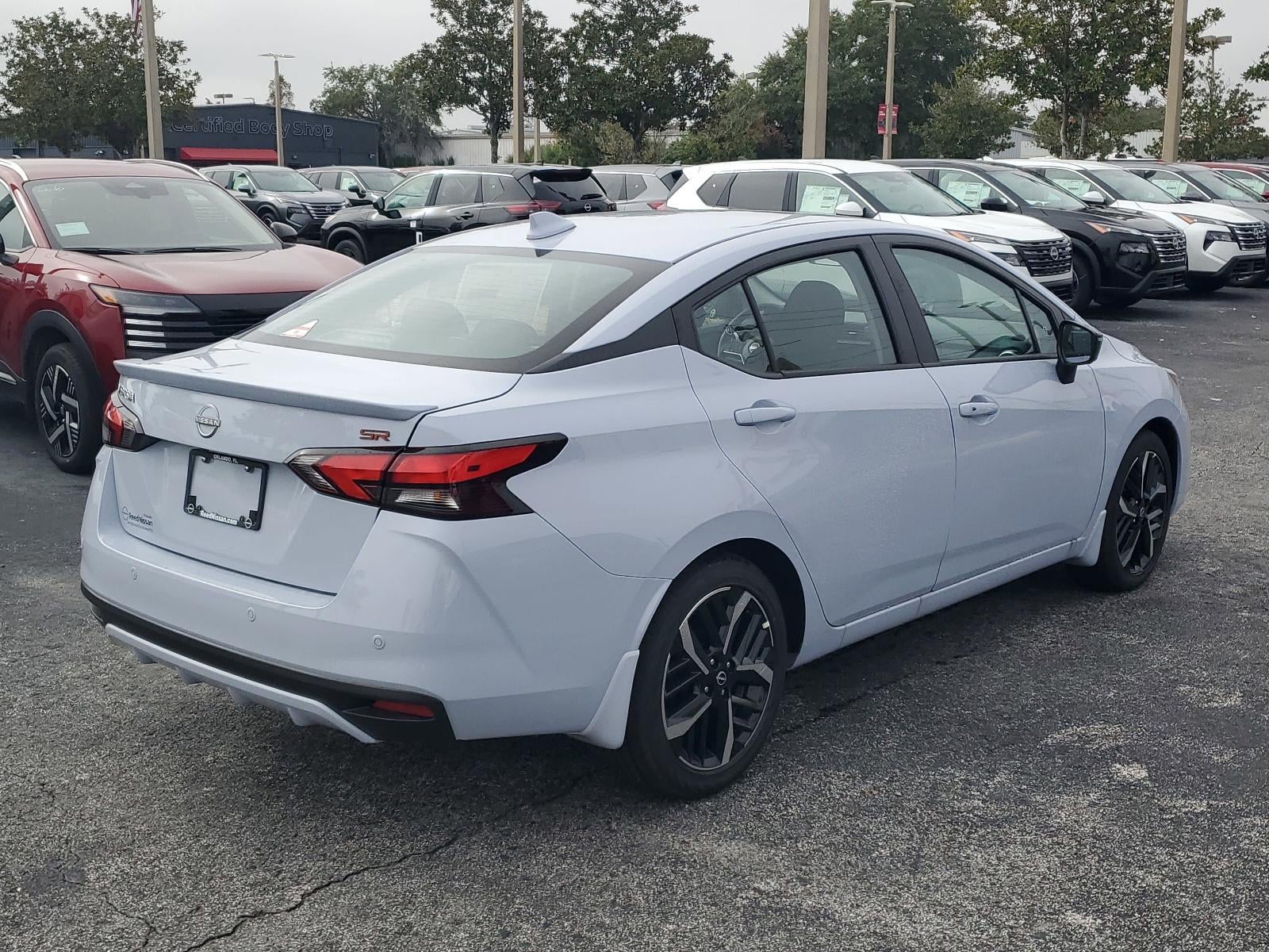2025 Nissan Versa SR CVT