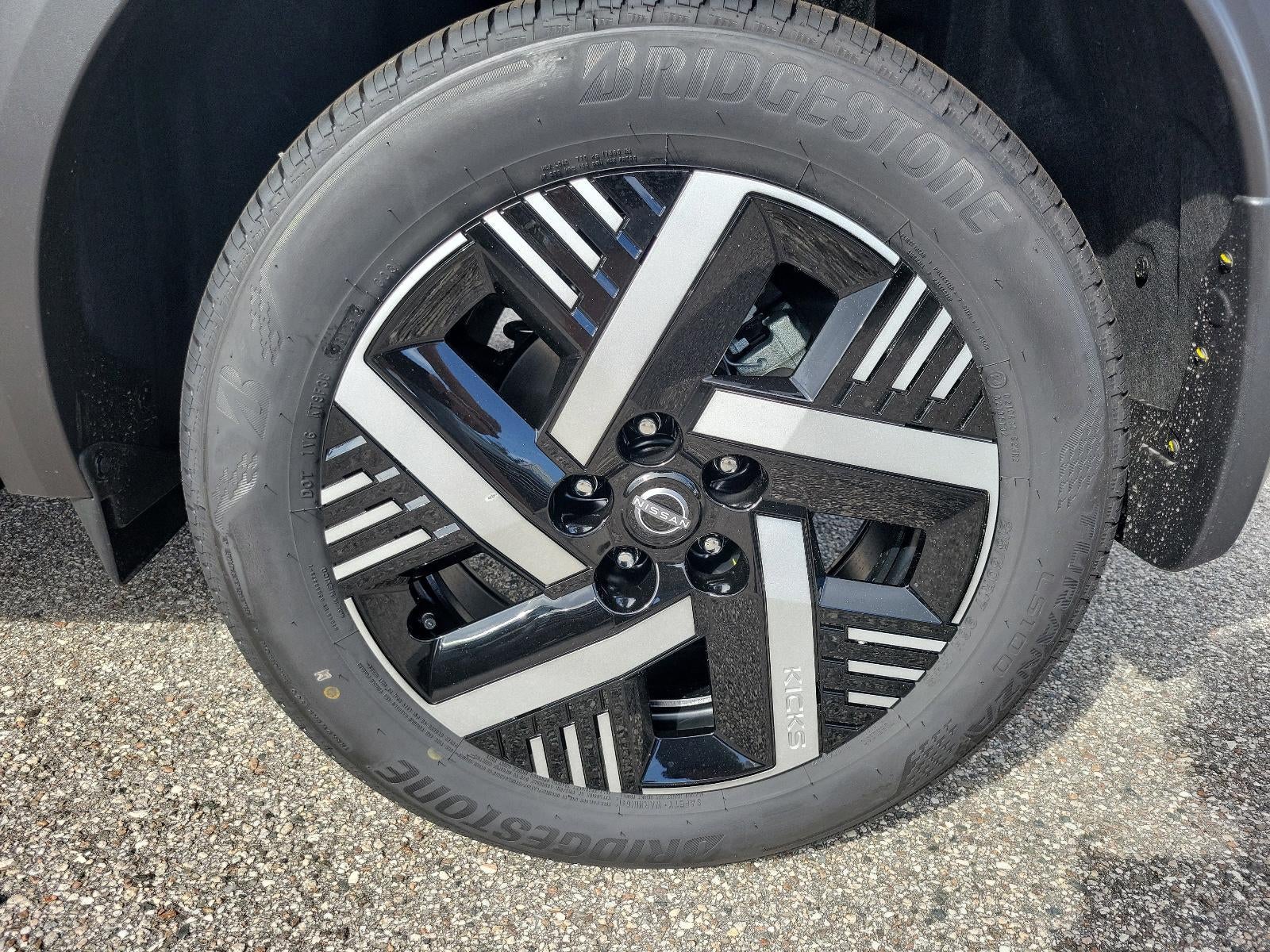 2026 Nissan Kicks SV FWD