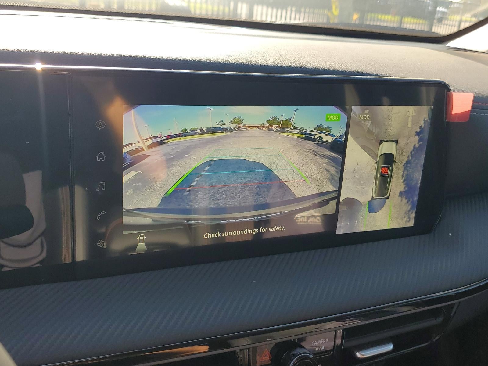 2025 Nissan Kicks SR FWD