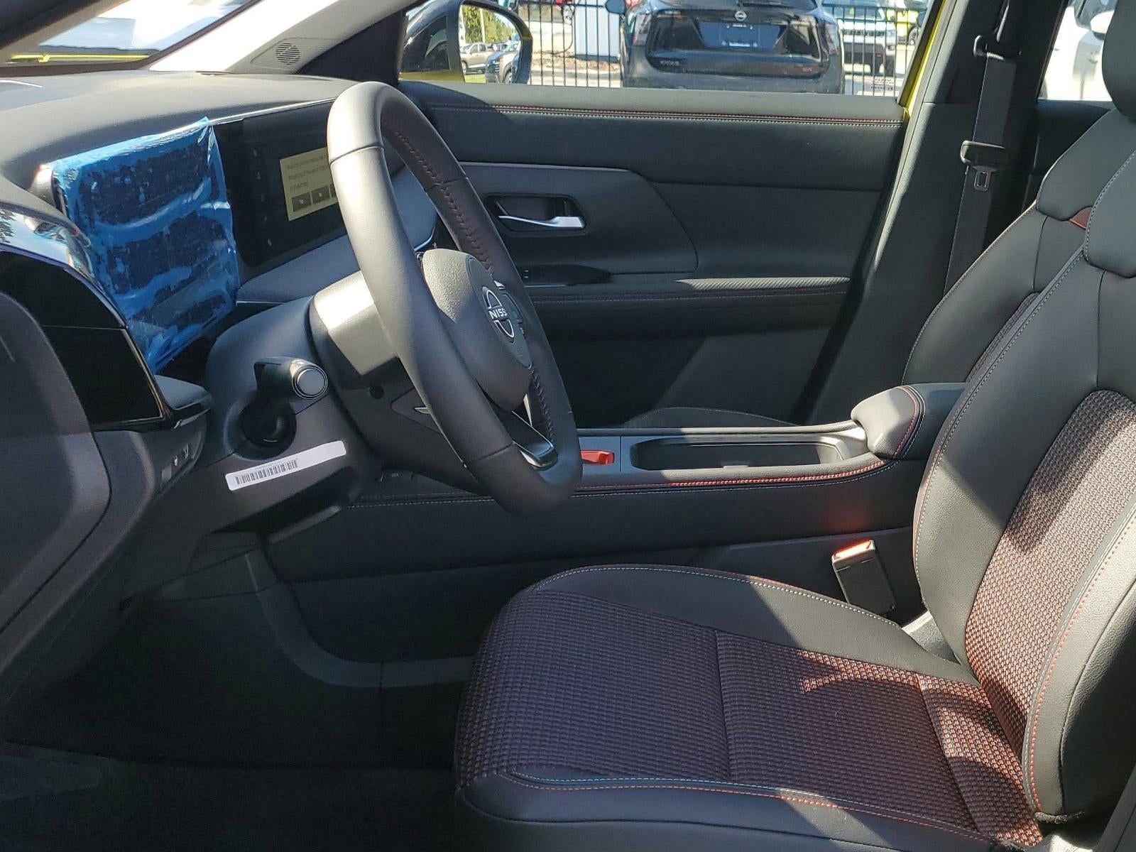 2025 Nissan Kicks SR FWD