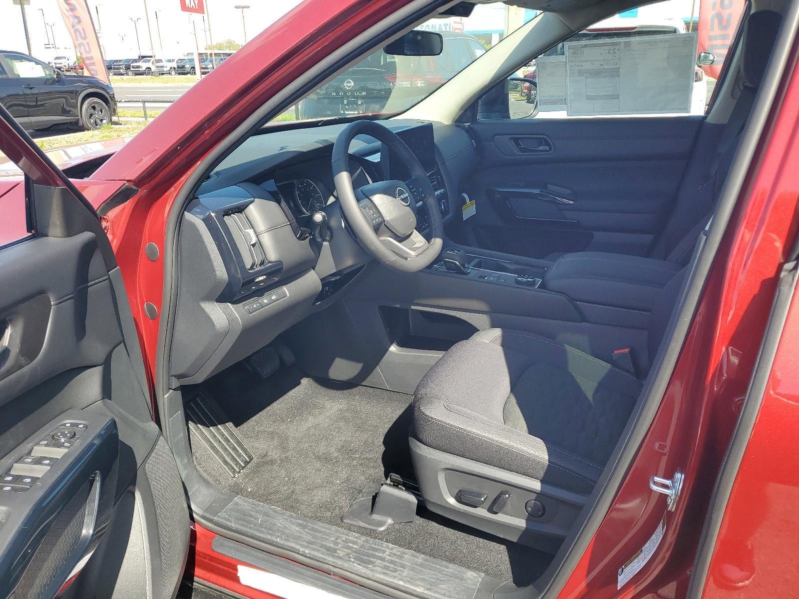 2026 Nissan Pathfinder SV 4WD