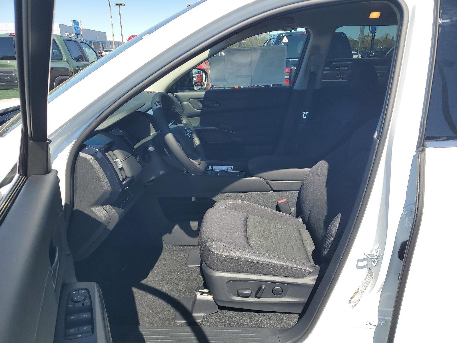 2026 Nissan Pathfinder SV 2WD