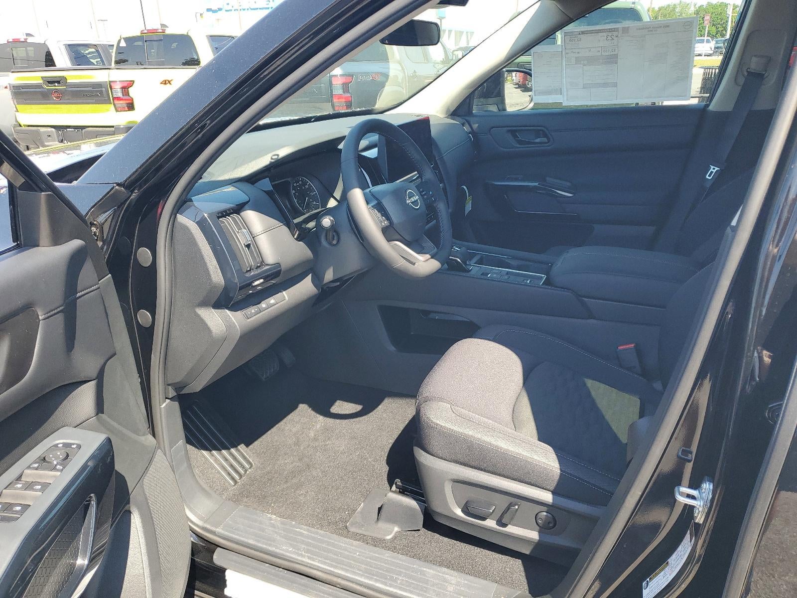 2026 Nissan Pathfinder SV 2WD