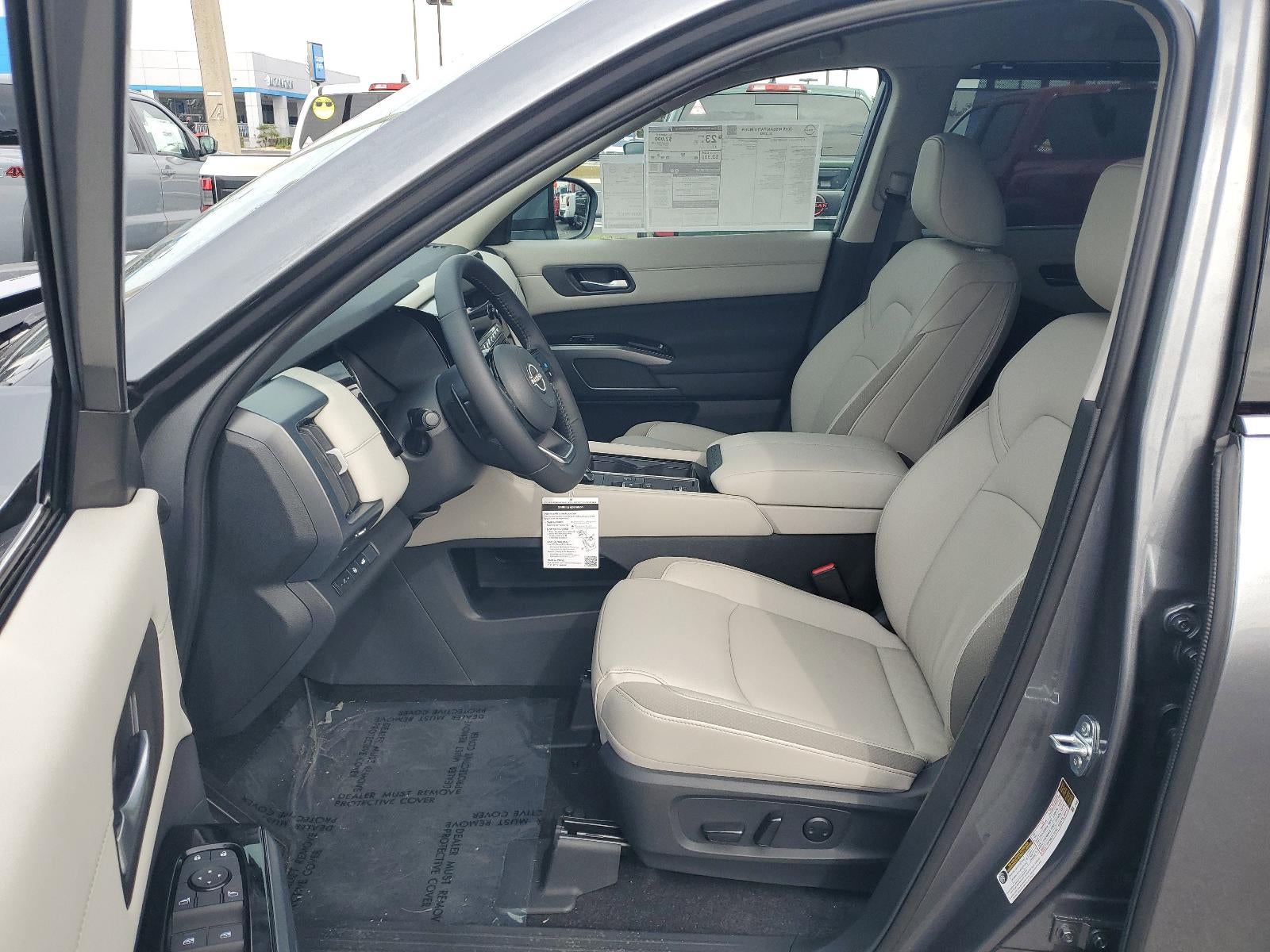 2025 Nissan Pathfinder SL 2WD