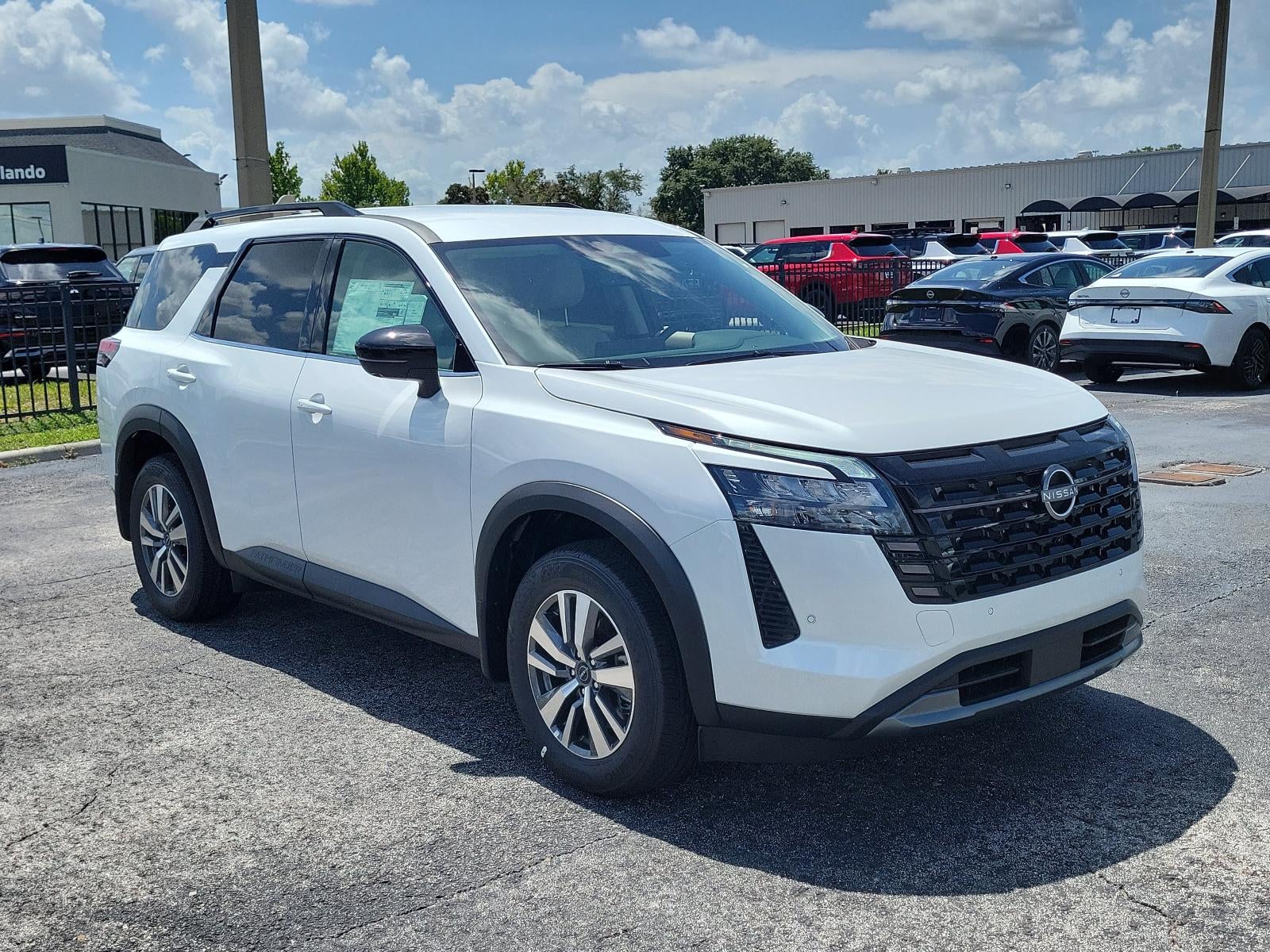2026 Nissan Pathfinder SL 4WD