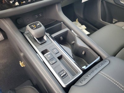 2026 Nissan Pathfinder SL 2WD