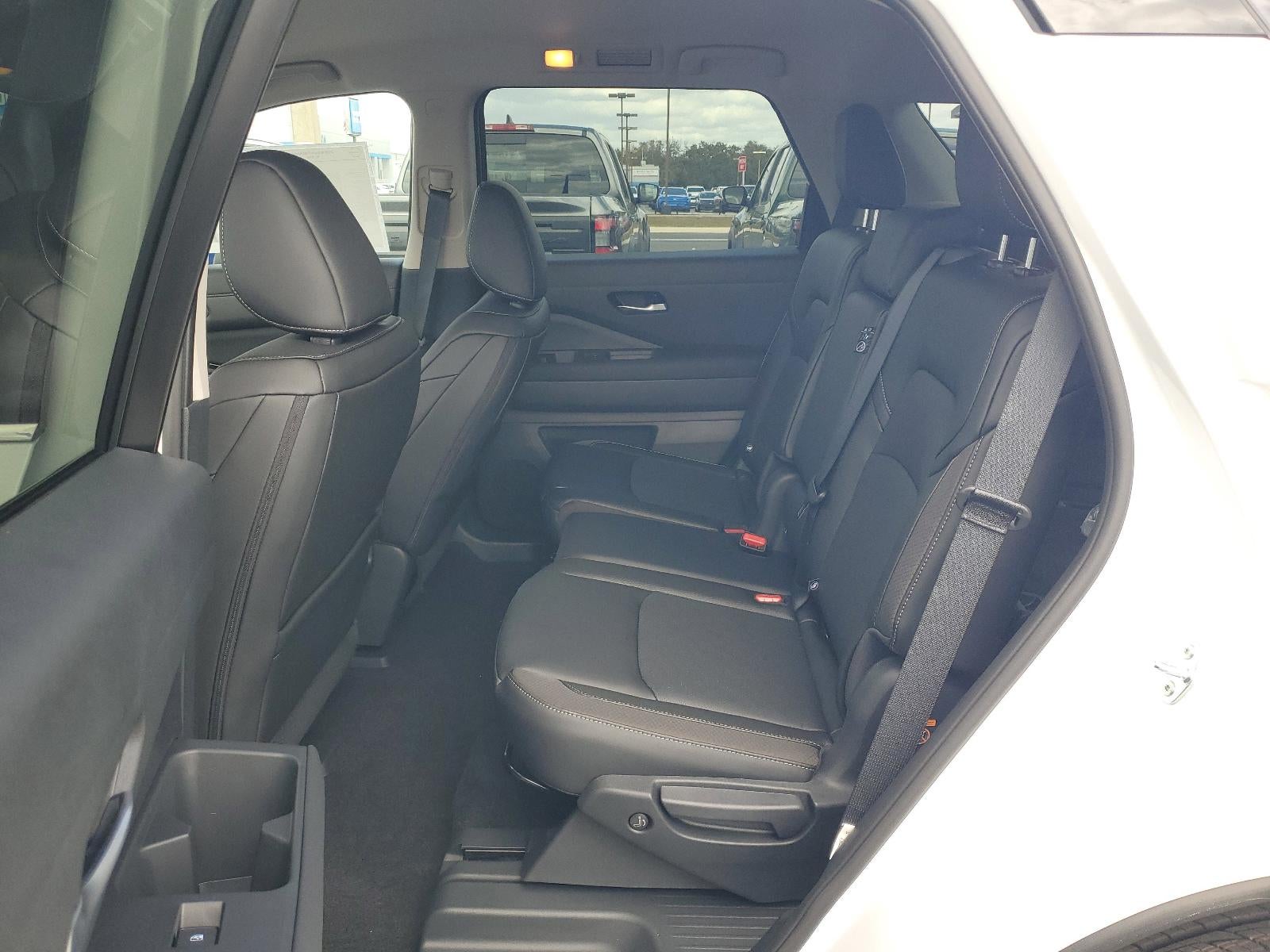 2026 Nissan Pathfinder SL 2WD