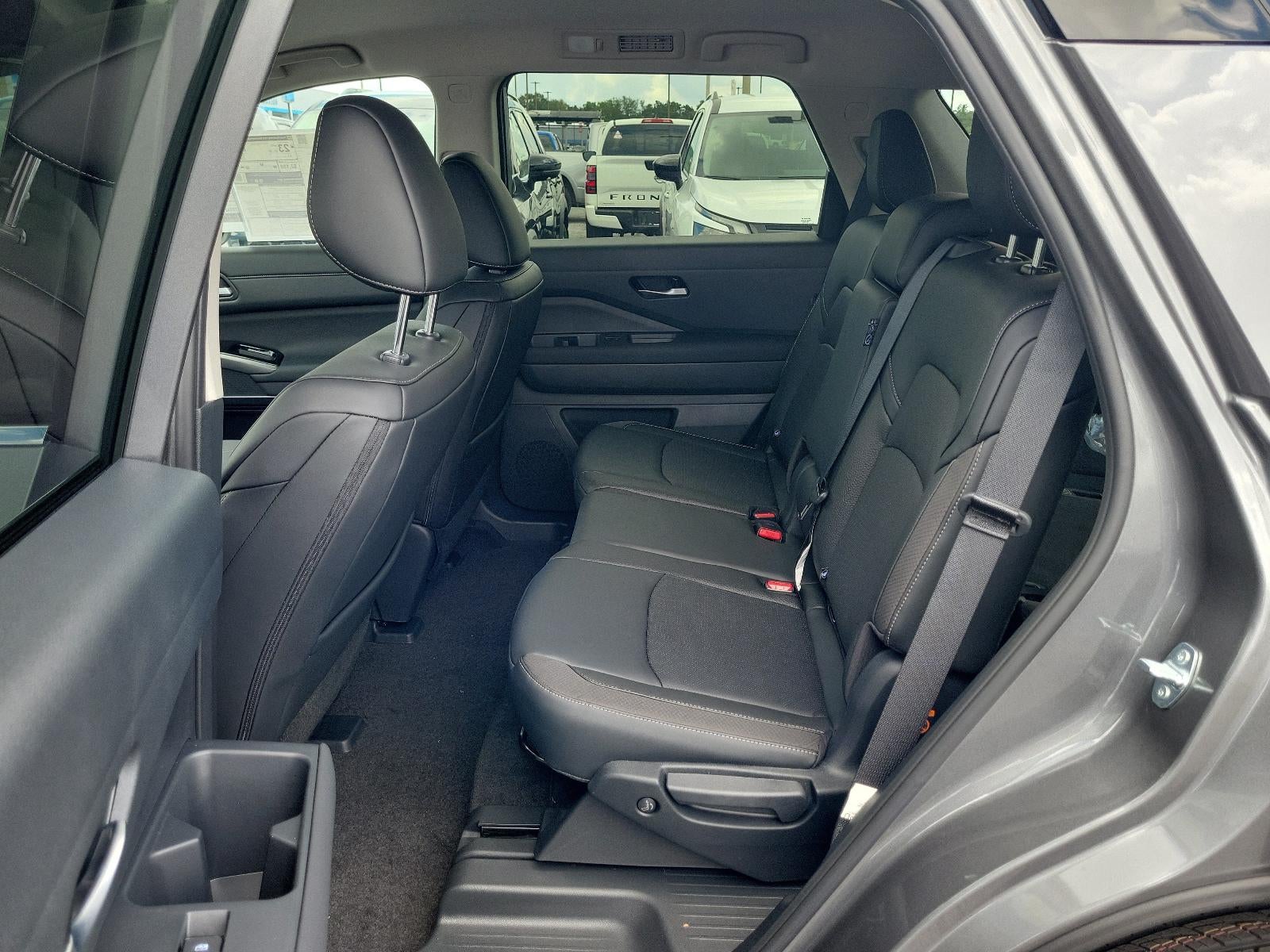 2026 Nissan Pathfinder SL 2WD