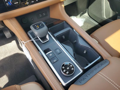 2026 Nissan Pathfinder Platinum 4WD