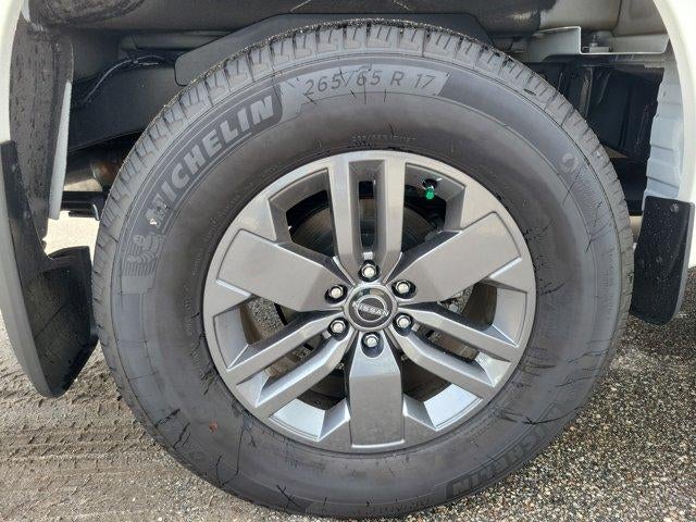 2025 Nissan Frontier Crew Cab 4x2 SV