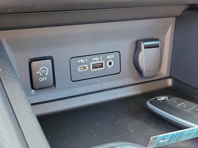 2025 Nissan Sentra SV CVT