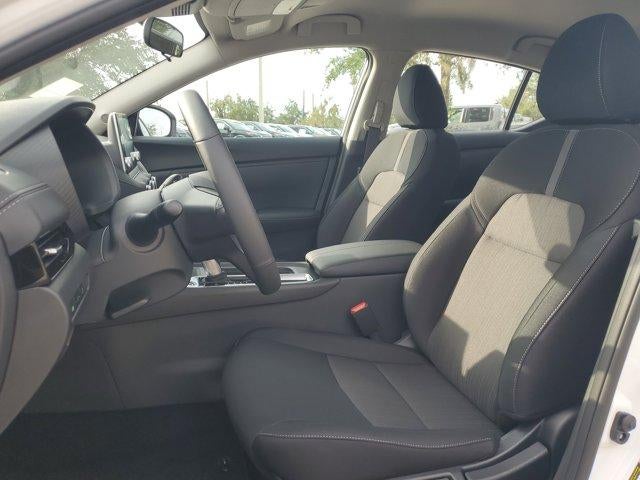 2025 Nissan Sentra SV CVT