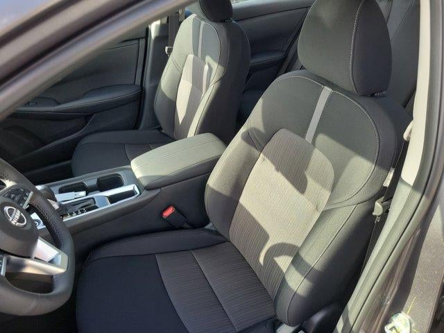 2025 Nissan Sentra SV CVT