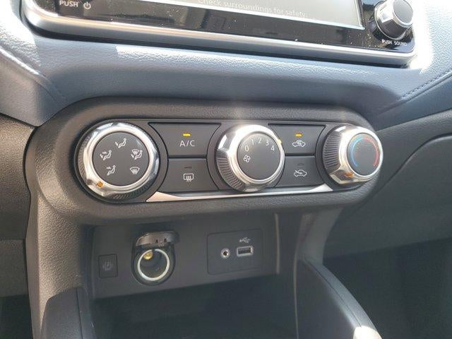 2025 Nissan Versa SV CVT