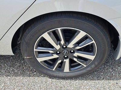 2025 Nissan Versa SV CVT