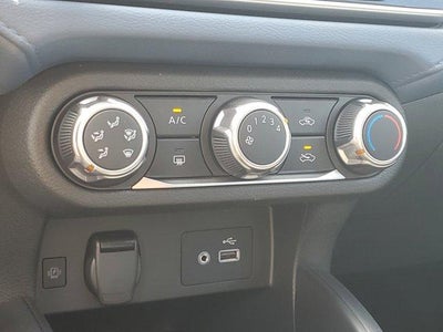 2025 Nissan Versa SV CVT