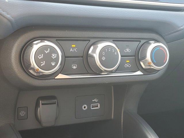 2025 Nissan Versa SV CVT