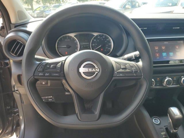 2025 Nissan Kicks Play S FWD