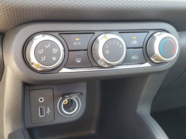 2025 Nissan Kicks Play S FWD