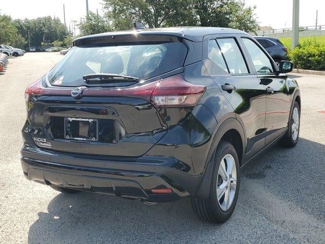2025 Nissan Kicks Play S FWD