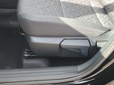 2025 Nissan Kicks SV FWD