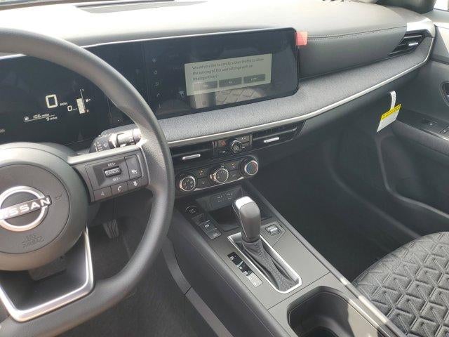 2025 Nissan Kicks SV FWD