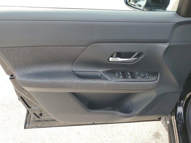 2025 Nissan Kicks SV FWD