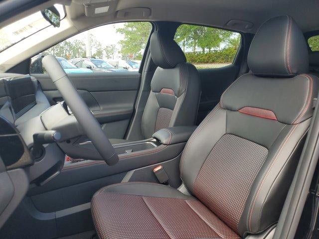 2025 Nissan Kicks SR FWD