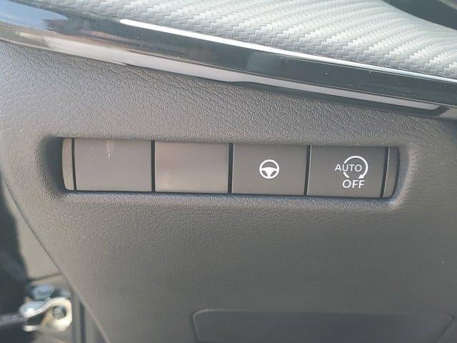 2025 Nissan Kicks SR FWD