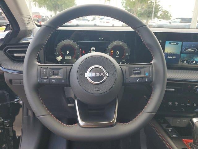 2025 Nissan Kicks SR FWD