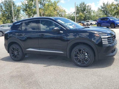 2025 Nissan Kicks SR FWD