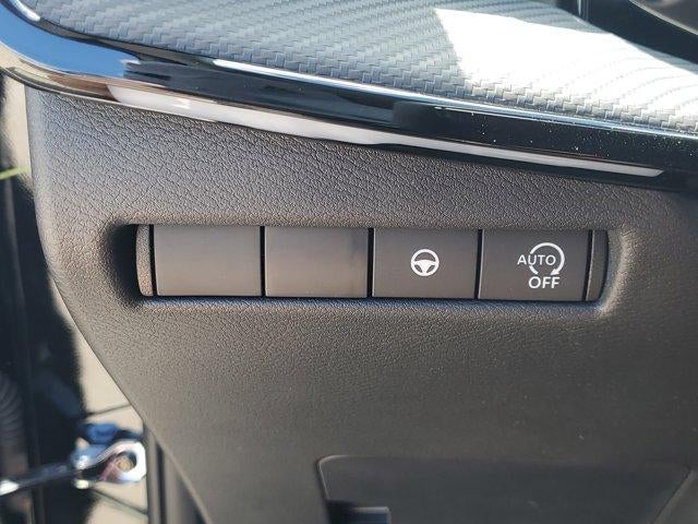 2025 Nissan Kicks SR FWD