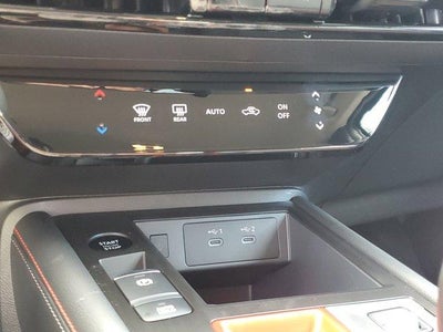 2025 Nissan Kicks SR FWD