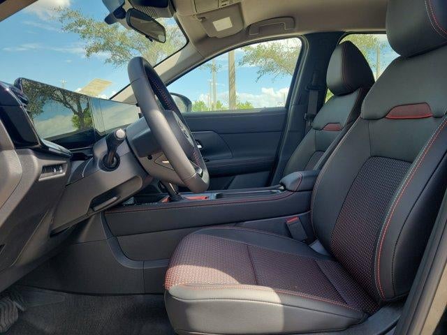 2025 Nissan Kicks SR FWD