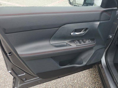 2025 Nissan Kicks SR FWD