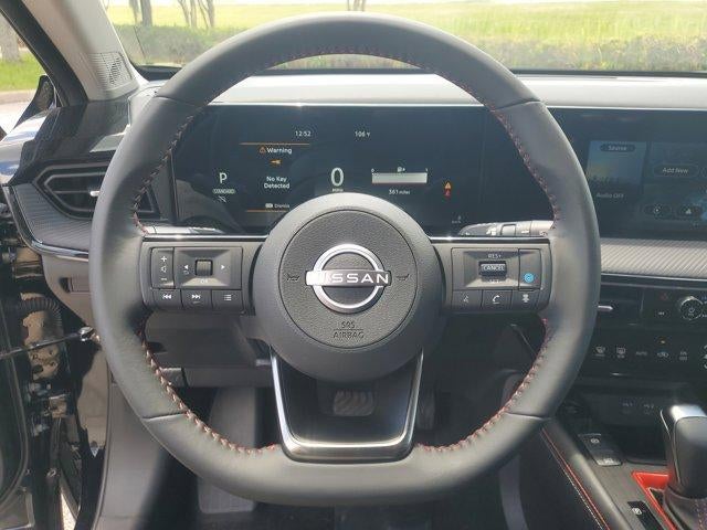 2025 Nissan Kicks SR FWD