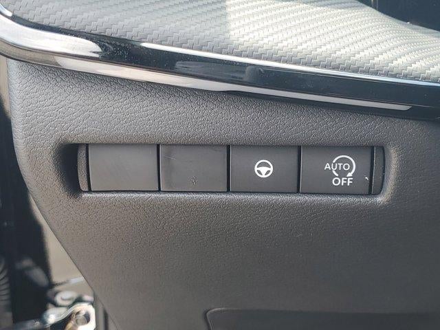 2025 Nissan Kicks SR FWD