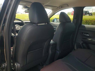 2025 Nissan Kicks SR FWD