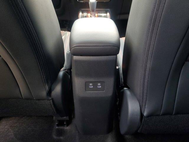 2025 Nissan Kicks SR FWD